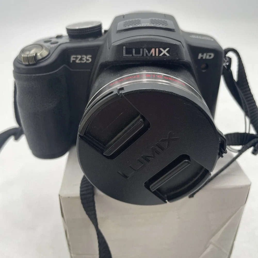 Panasonic Lumix DMC-FZ35 12.1MP 18x Digital Camera+Battery+Charger+ SD Card+Case